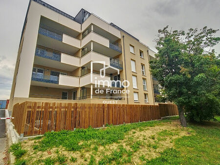 appartement très récent à laval 4 pièce(s) 84 m2