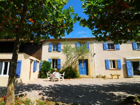 belle ferme ancienne traditionnelle rénovée  dépendances  piscine  sur 14242m2 de terrain