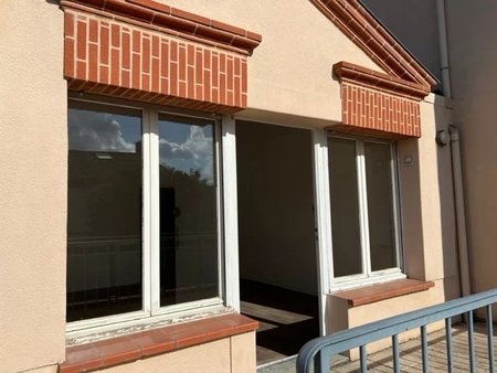 cote pavee  beau t2 de 55 m² avec terrasse et garage