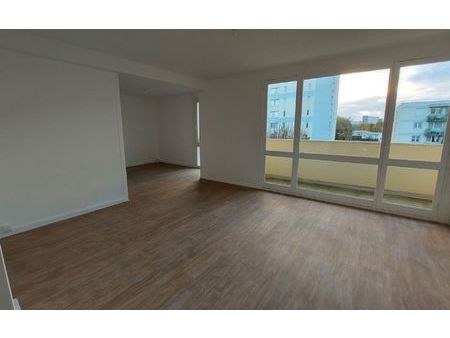 location appartement  69.16 m² t-3 à saint-quentin  684 €