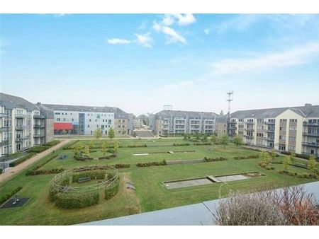 splendide appartement avec terrasse et vue sur le parc à lou