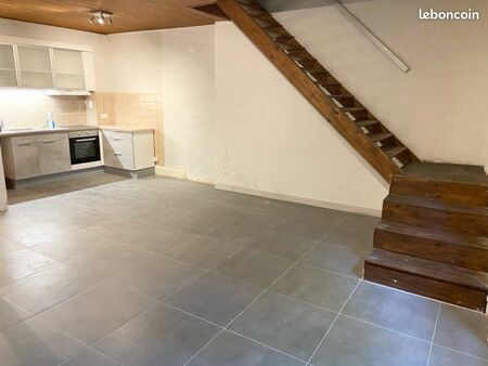 duplex t2 proche mairie