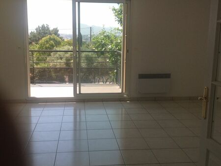 t3 de 77 m² + double places en sous sol