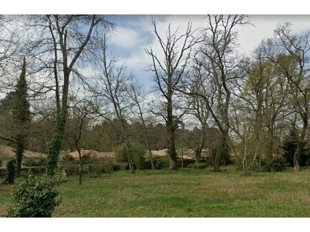 vente terrain 884 m²