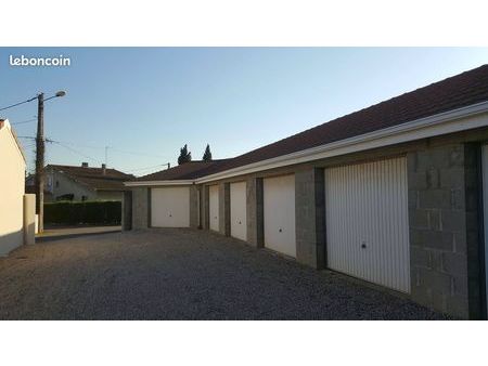 garage fermé pour voiture 17 36 m2 près gare sncf