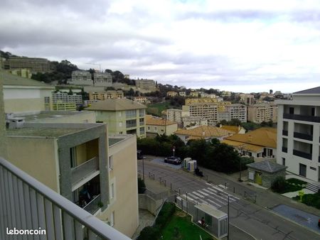 f4 3 chambres et parking