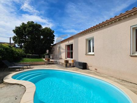 villa de plain pied avec piscine proche des commodités dans un joli village provençal