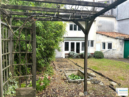 maison ancienne en centre ville avec jardin