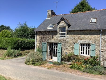 cotes d'armor  plouguenast-langast  maison de 3 chambres  quelqu