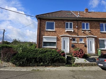 maison 3 facades avec jardin