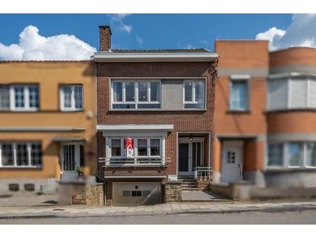 charmante maison avec garage / jardin et emplacement calme !