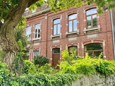 maison d'habitation avec jardin située à neffe (dinant)