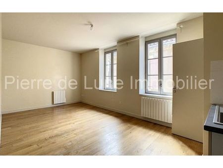 location appartement 1 pièce 28 m² nîmes (30000)