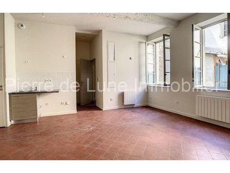 location appartement 1 pièce 36 m² nîmes (30000)