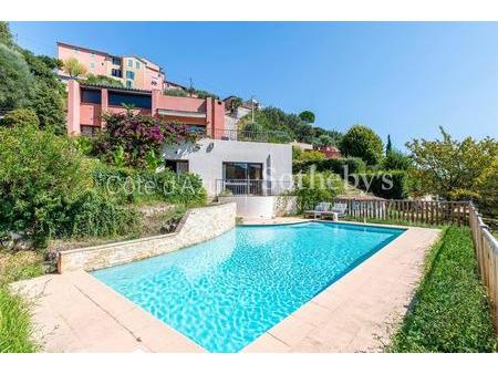 villa familiale à falicon : 4 chambres  piscine  jardin arboré 