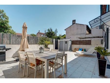 au calme et entièrement rénovée maison de ville avec grande terrasse de 58 m² plein sud