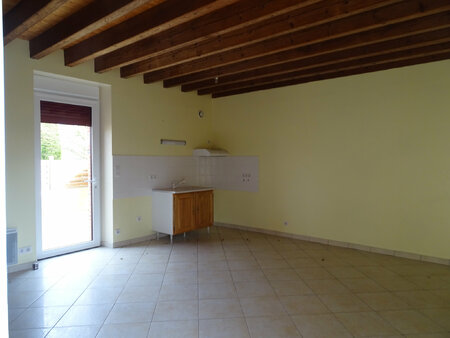 a louer en village logement  50 m2