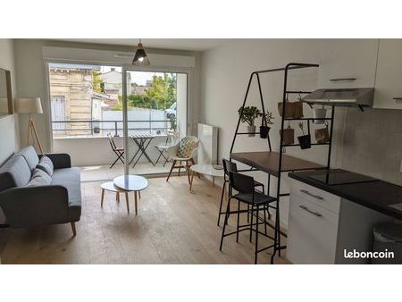 t2 meublé de 40 m2 avec balcon et parking en sous-sol à talence