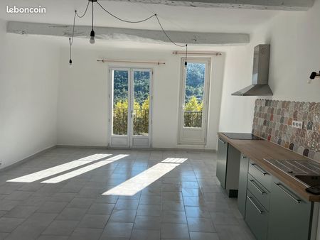 a 10 mins de canjuers appartement à louer