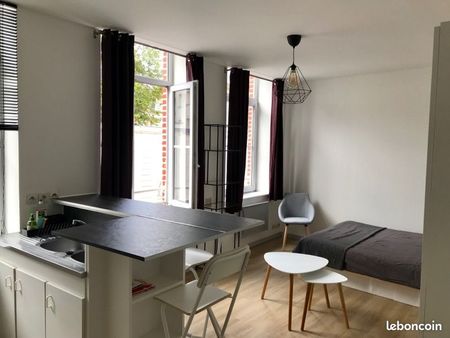 studio 23m2 vx lille 552 euros rénové 2019