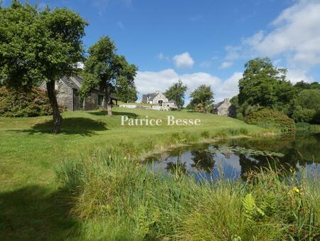 près de morlaix  sur un domaine de près de 17 ha  une maison d'architecte  son moulin et..