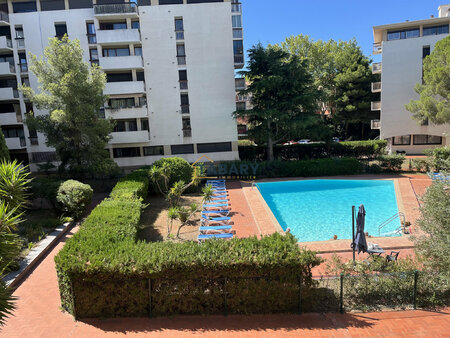 appartement traversant - double terrasse - garage - piscine