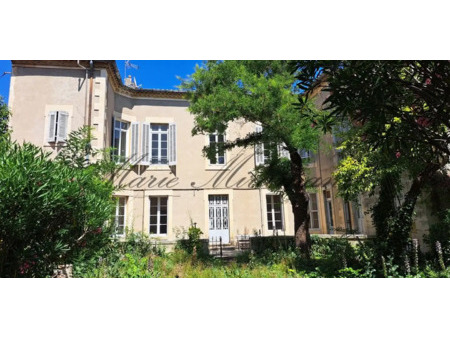 hôtel particulier avec jardin nimes (30)