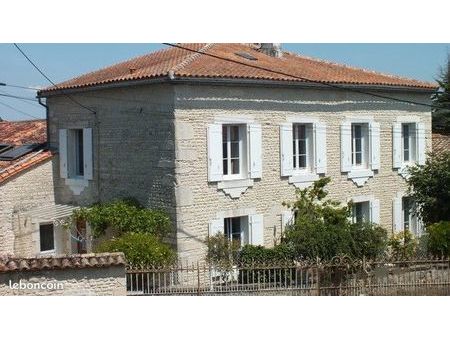 maison lumineuse en pierre charentaise - 5 chambres - la chapelle 16140 (charente)