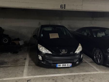 vends place de parking massy opera