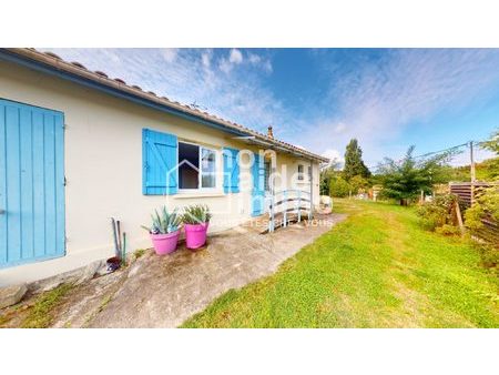 maison traditionelle avec garage attenant sur belle parcelle