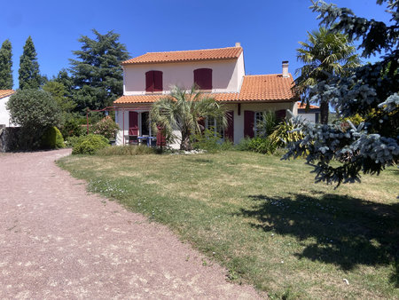 à basse-goulaine  maison d'environ 155 m2