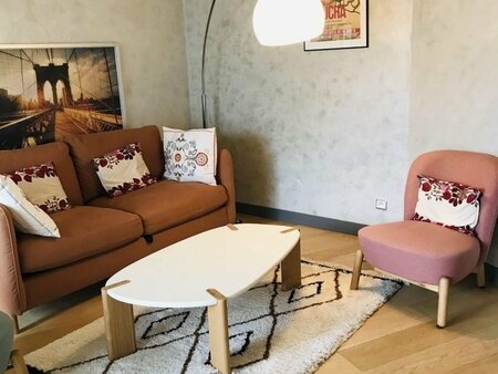 location appartement 3 pièces de 74 m² à paris (75016)