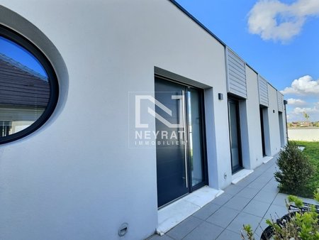 villa contemporaine de plain pied avec vue dégagée