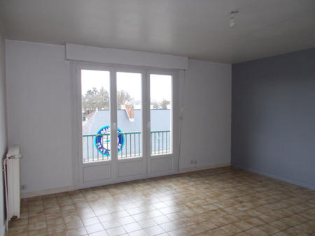 location appartement 2 pièces à château-gontier-sur-mayenne (53200) : à louer 2 pièces / 5