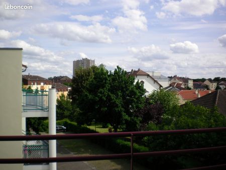 loue studio metz avec balcon