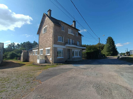 grande maison familiale avec deux appartements et nombreuse