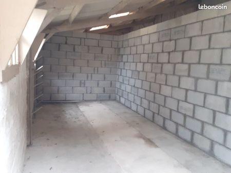 garage -box de stockage - garde meubles – 60 m³