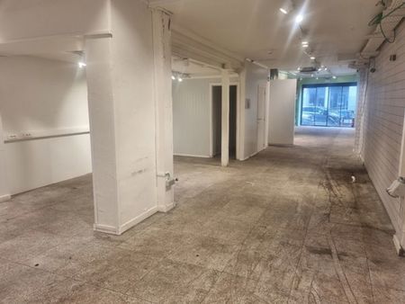 quartier bascule: belle surface commerciale de 140 m² -