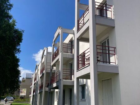 appartement meublé t1bis avec chambre séparée et place de parking proche facultés