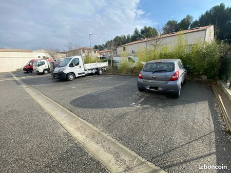 place de parking à louer