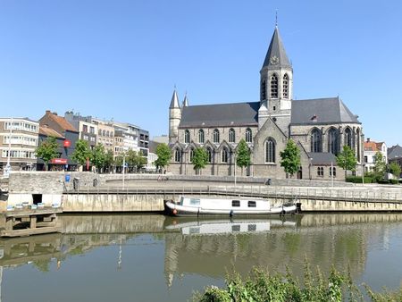 ruim appartement met mooi uitzicht en zonnige terras op t...