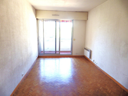 appartement 1 pièce - 20m² - marseille - 8ème