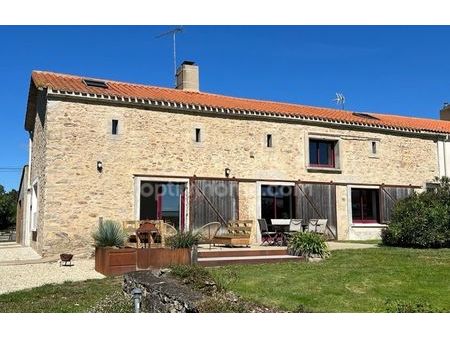 vente maison 6 pièces 165 m² mortagne-sur-sèvre (85290)