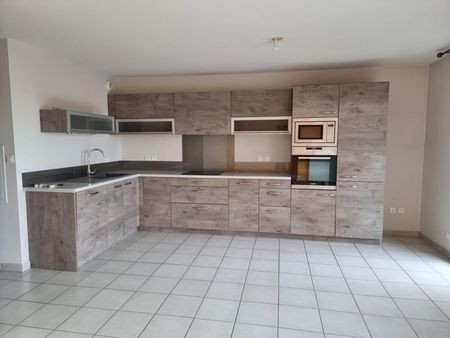 location appartement 3 pièces 66m2 onet-le-château 12850 - 723 € - surface privée