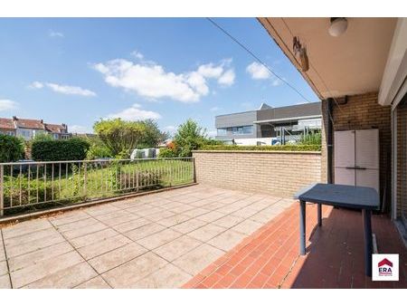 appartement spacieux avec terrasse dans un quartier calme