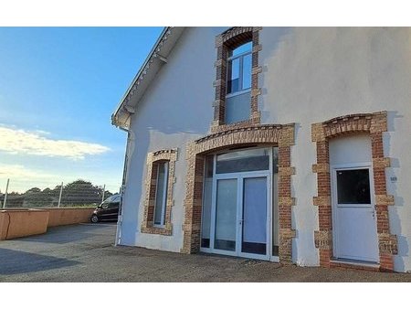 maison composé de deux appartement et garage