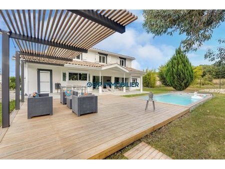 vente maison 9 pièces 209 m²