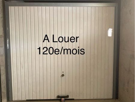 a louer box avec mezzanine