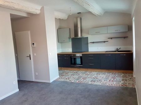 superbe 2 pièces récemment refait à neuf; appartement à gardanne centre ville