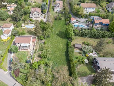 terrain constructible de 1300m2 chaponnay